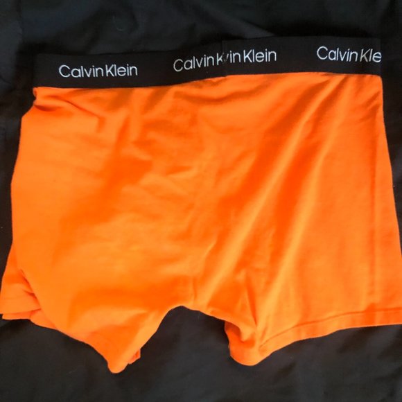 CALVIN KLEIN - Picture 2 of 2